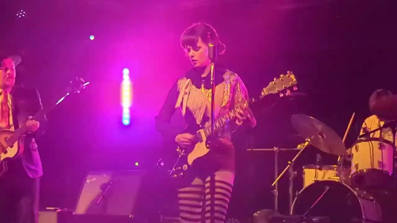 The Mudd Club - You'll Never Change Me- The Wedgewood Rooms, Southsea.