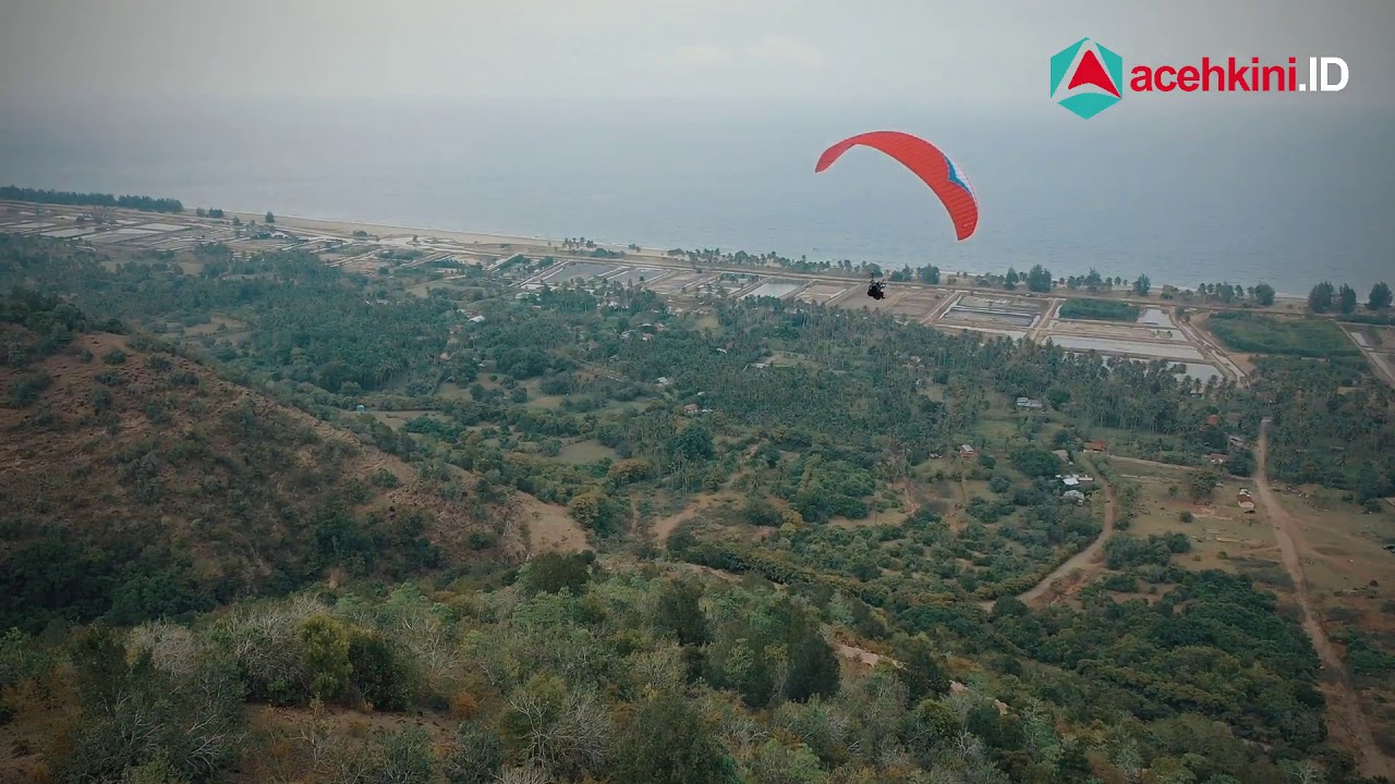 Spot Olahraga dan Wisata Paralayang di Bukit Ladong, Aceh