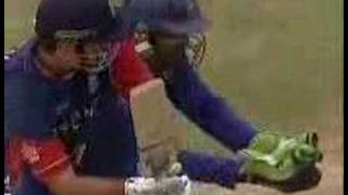 Sangas Reflex Catch Off Vaas To Dismiss Vaughan