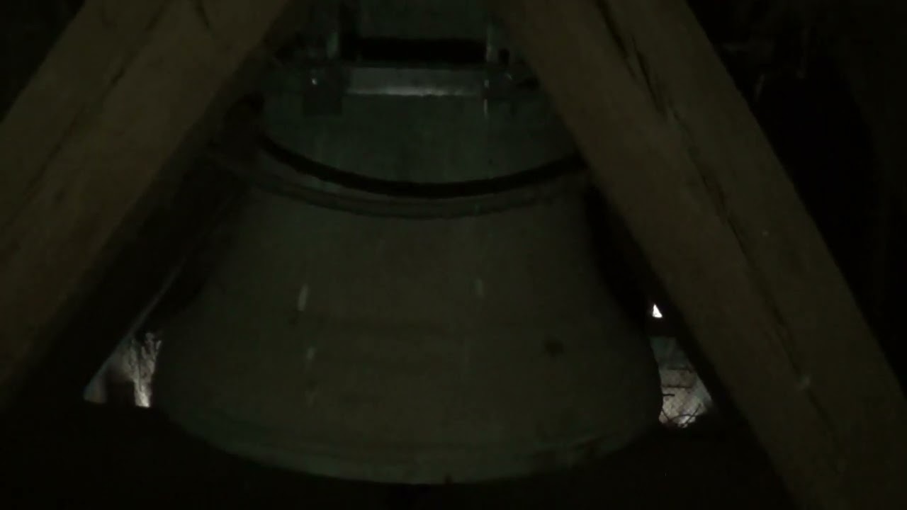 Saint-Herbot en Plonevez-du-faou: Sonnerie horaire de 12h00 + Angélus