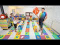 NE JAMAIS SAUTER SUR LA MAUVAISE CASE !!! BACK TO SCHOOL ÉDITION - Giant Board Game Challenge