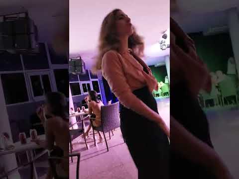 Hot Cuba Girl Dancing