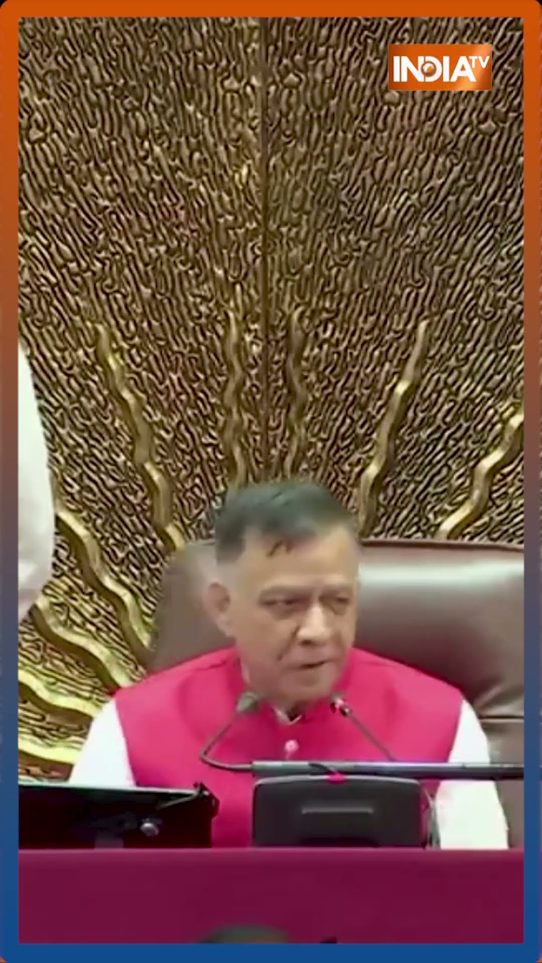 विधानसभा में पान खाकर थूकने पर भड़के स्पीकर #satishmahana #upassembly #cmyogi #indiatv