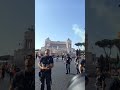 Buona Festa della Repubblica a Piazza Venezia con la parata volare con le frecce tricolori