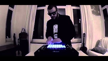 Clockwerk performs "Mira" on Ableton Push 2