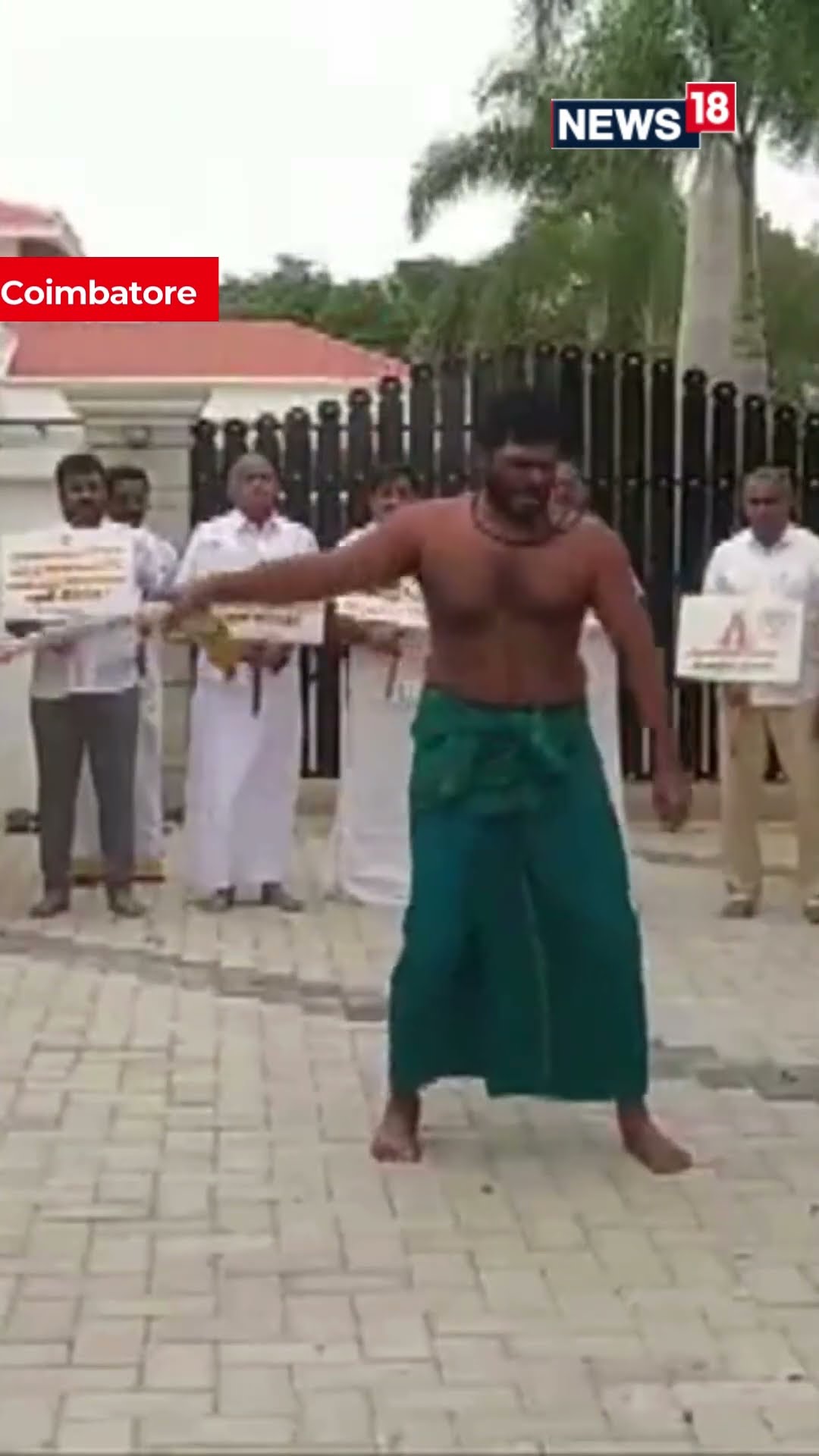 BJP's State President Ananmali Flogs Himself To Protest Against Annna University Assault Case | N18S