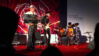 PULIMA ART Festival 2012.12.7 預展酒會 藝術家范志明手工琴表演 3/4