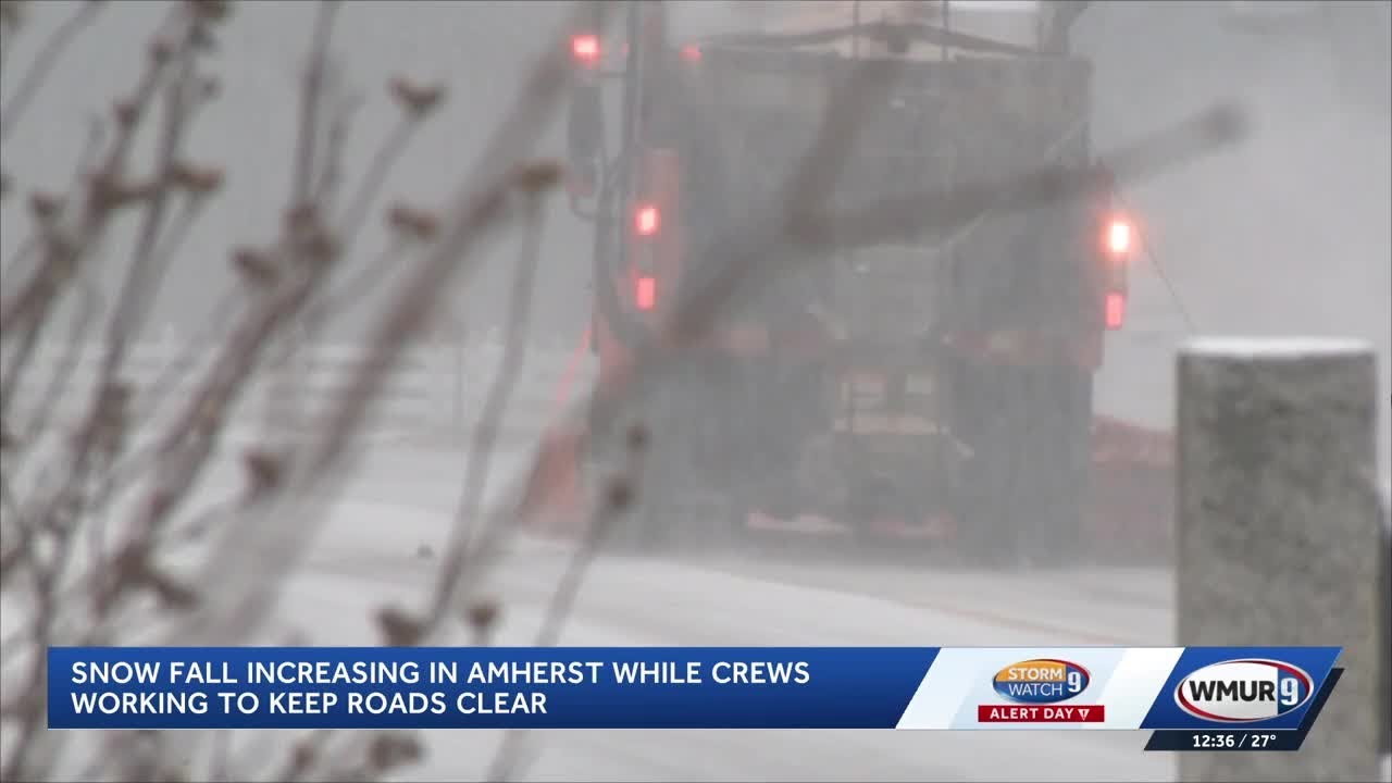 Snow falling in Amherst while crews work to keep roads clear - YouTube