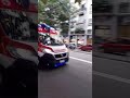 Ambulanza croce rossa italiana in sirena per viale italia