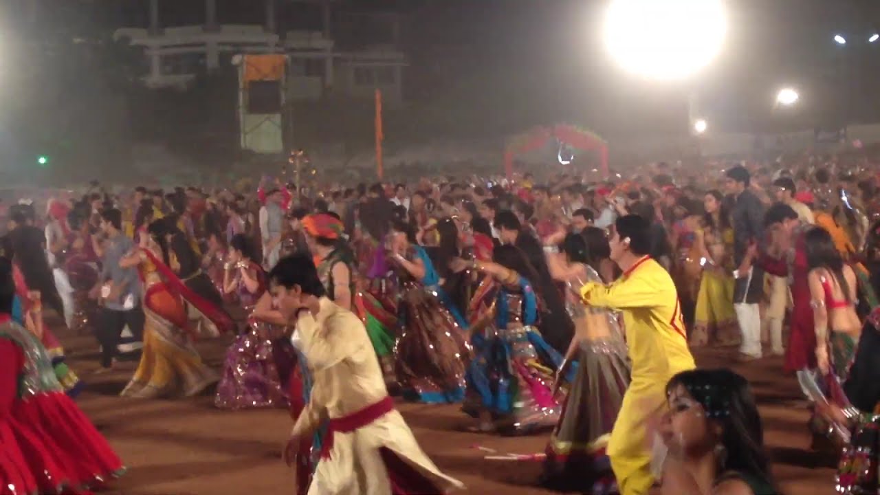 BEST Abhivyakti Garba Indore 2014 Tum Hi Ho Heech  Hich  Teen Taali