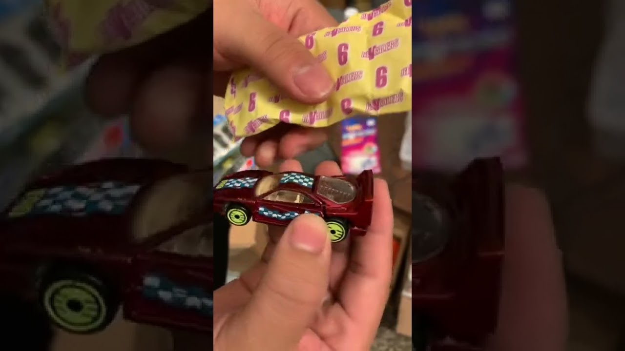 Opening a Hotwheels revealers!