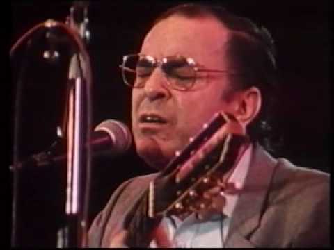 Joo Gilberto - Louco (Wilson Batista) - Live 1983