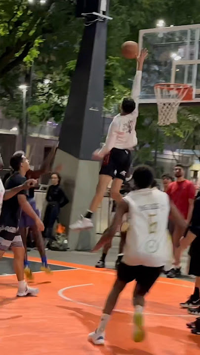 Day'Ron Sharpe shows up at Brazil's streetball mecca and puts on a