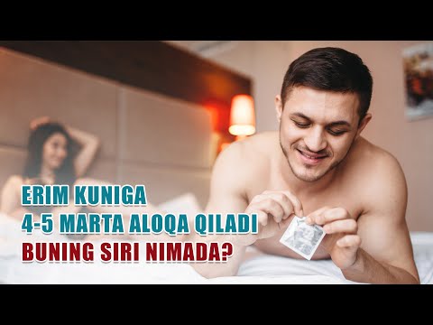 Xizmatkor mushukni yalaydi Ayollar uyda yolgiz qolganlarida ularga josuslik qilish