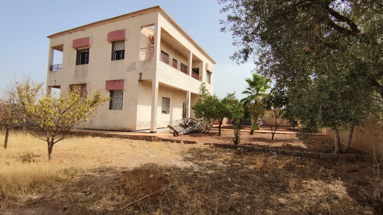 ضيعة فلاحية محفظة للبيع بفاس قرب المطار اولاد عبيد هكتار و ربع FERME À VENDRE À FÉS 