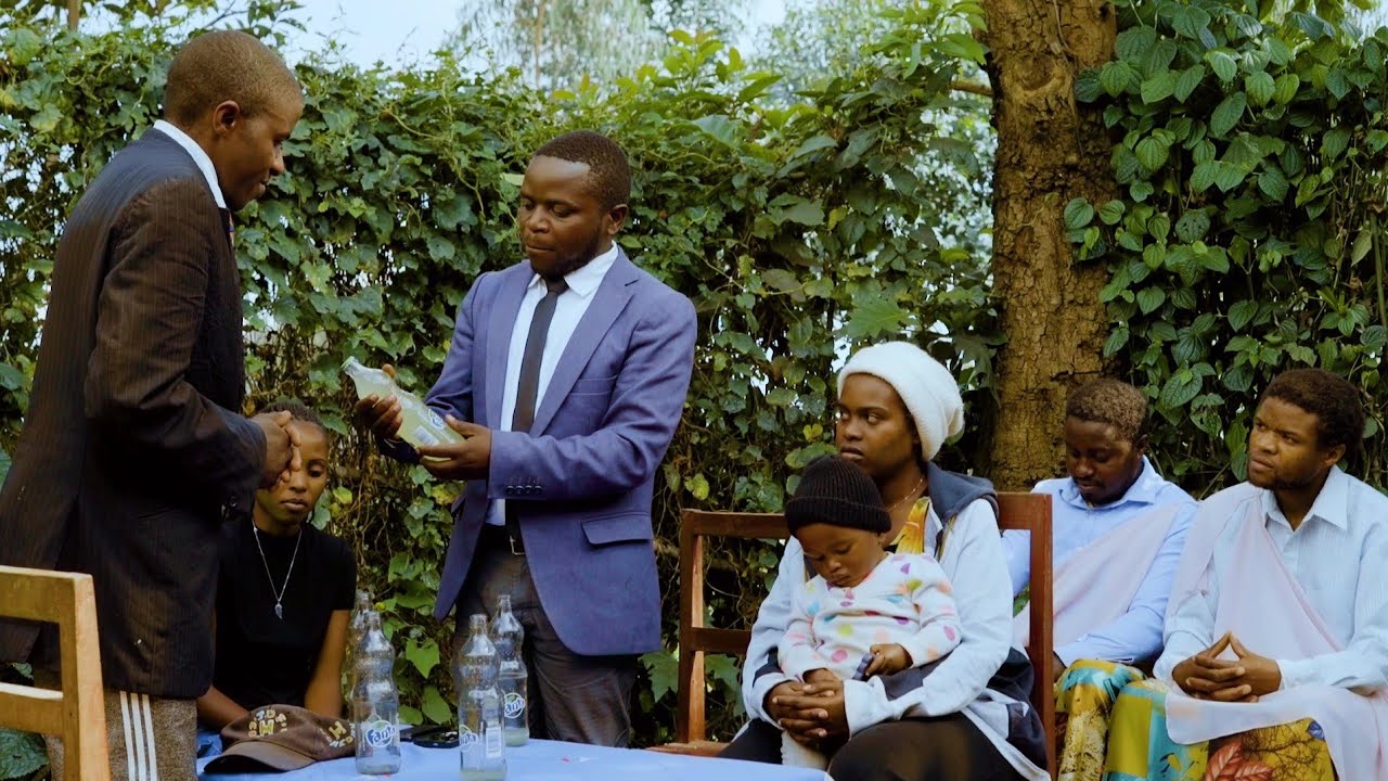  Kaanze:Abakojeje isoni kumusiwubukwe ,uyumukobwa arakoriki🤔ko umukwe ababereye imbwa!!??