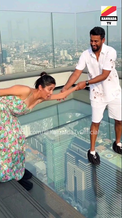 ಗಾಜಿನ ನೆಲ 😍😂 ಭಯಪಟ್ಟ ನಟಿ ಮಿಲನಾ ನಾಗರಾಜ್ 💖💖| Milana Nagaraj And Darling Krishna on Glass floor #shorts