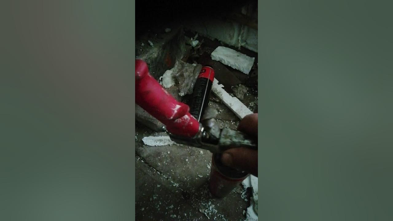Как снять баллон с пеной