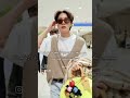 رد جيهوب على اشاعات مواعدته خلال تواجده في المطار Jhope لبس تشيرت مكتوب عليه كلمة اعزب 