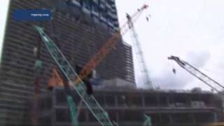墨田区に建設中　東京スカイツリーを親子で見学