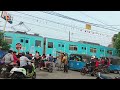hunting kereta krl commuterline biru penuh bogor