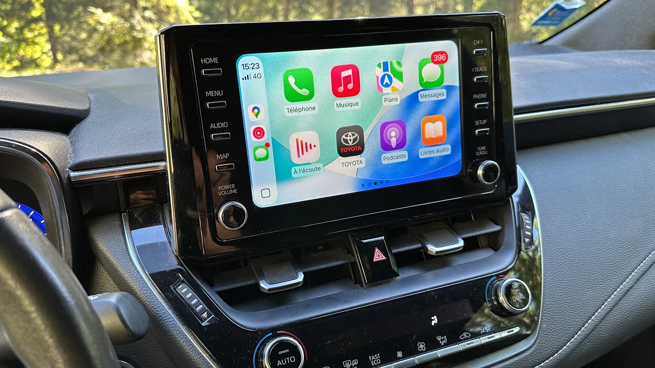New Apple CarPlay iOS 26 – Quick Look in a Toyota Corolla – Waze, Google Maps & Apple Maps