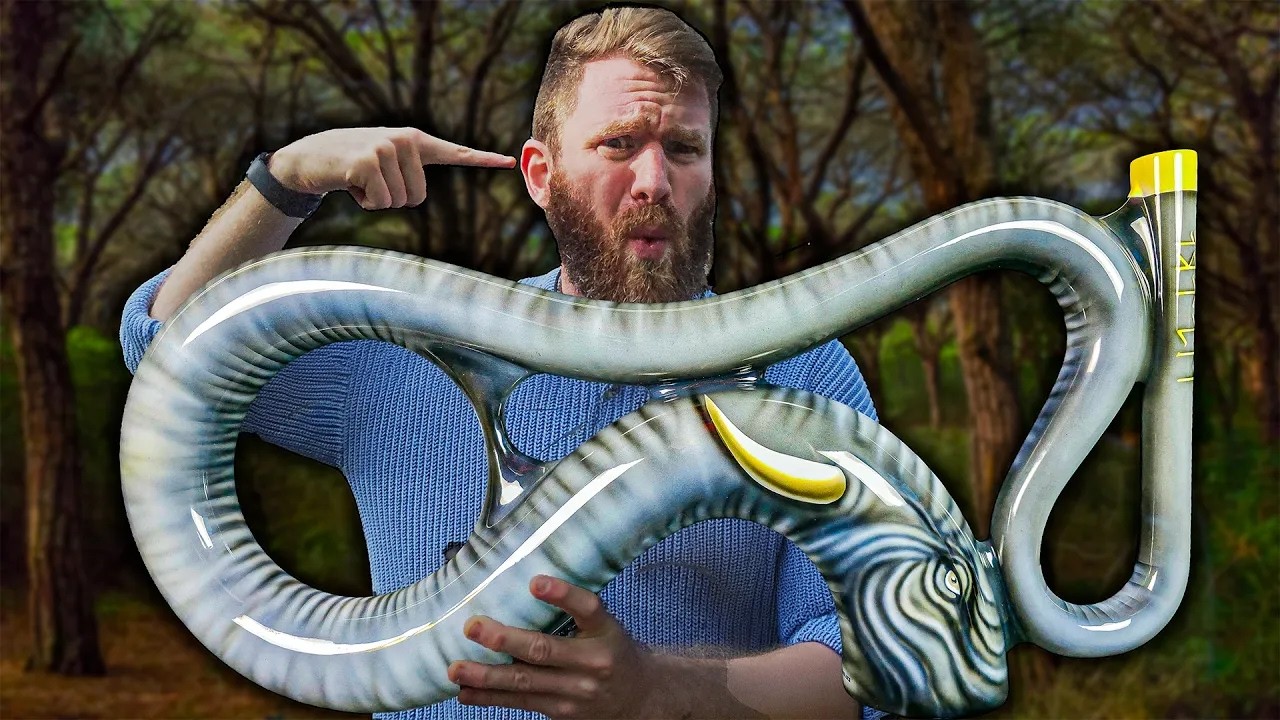This Didgeridoo Sound Will Shock Your Brain - YouTube