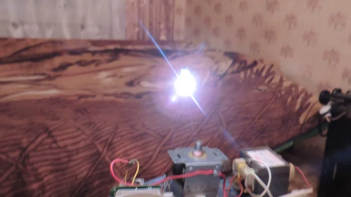 Torch with Microwave Magnetron