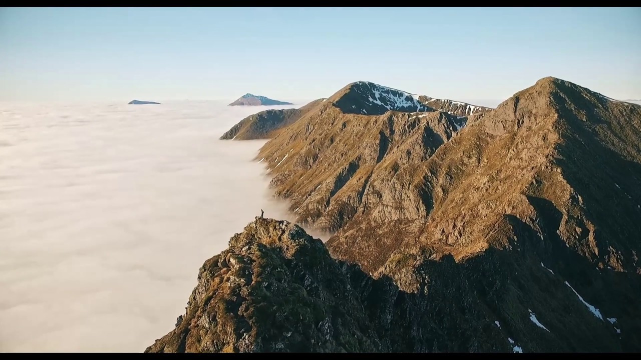 Aonach Eagach Ridge, a cloud inverted traverse...