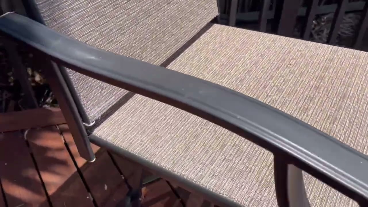 VICLLAX Outdoor Swivel Bar Stools Set of 2 All Weather Patio Bar Height Chairs for Garden Backyard