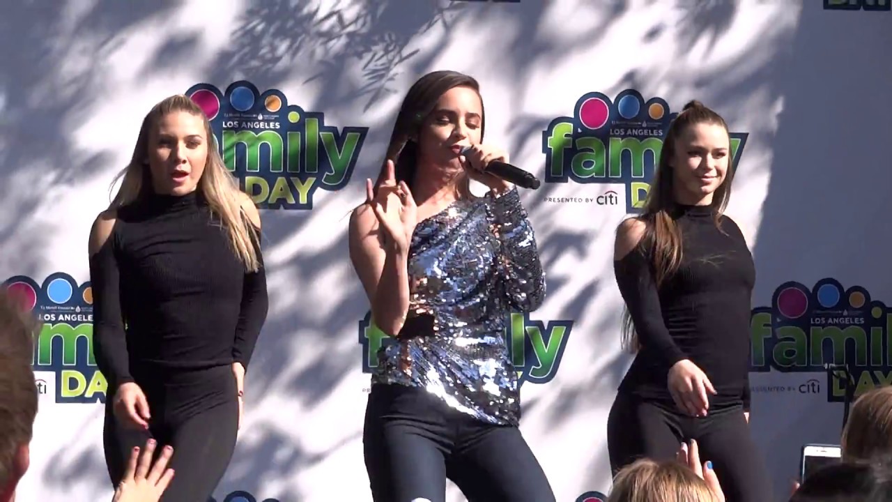 Sofia Carson - Girl Like That (Family Day LA 10/7/17)