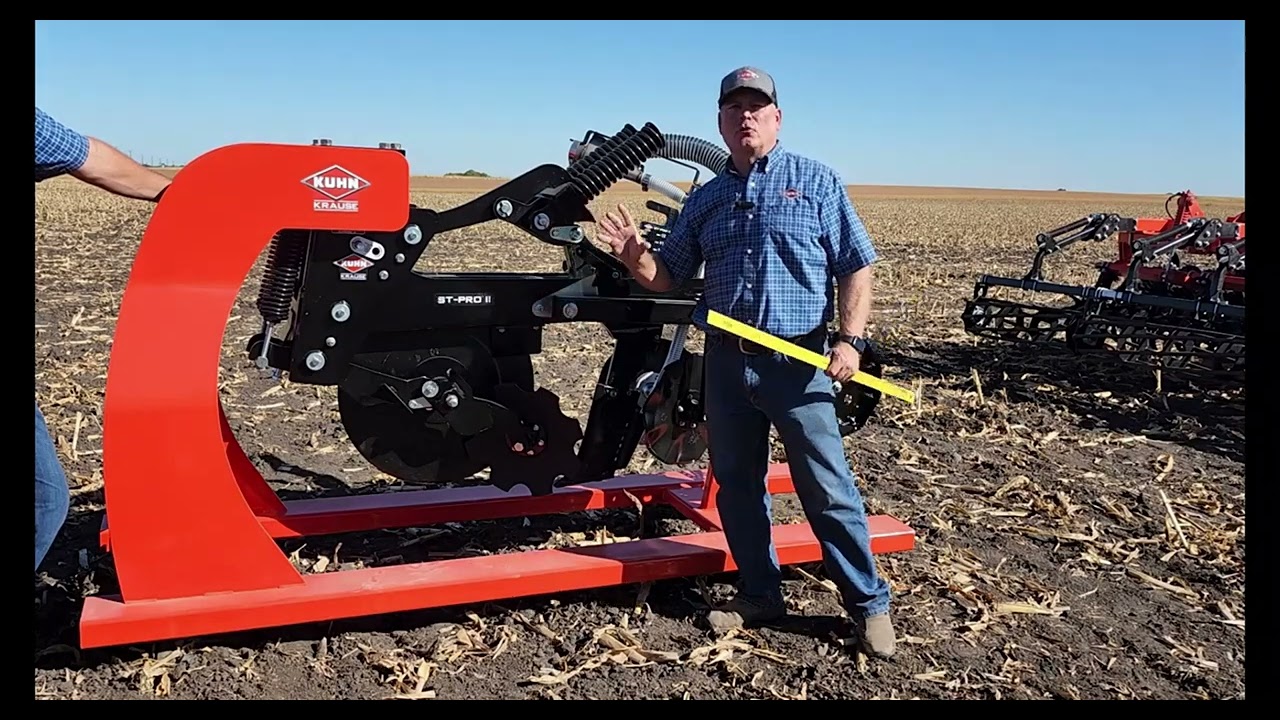 Kuhn Krause Gladiator 1210™ - strip tillage field demonstration & walkthrough