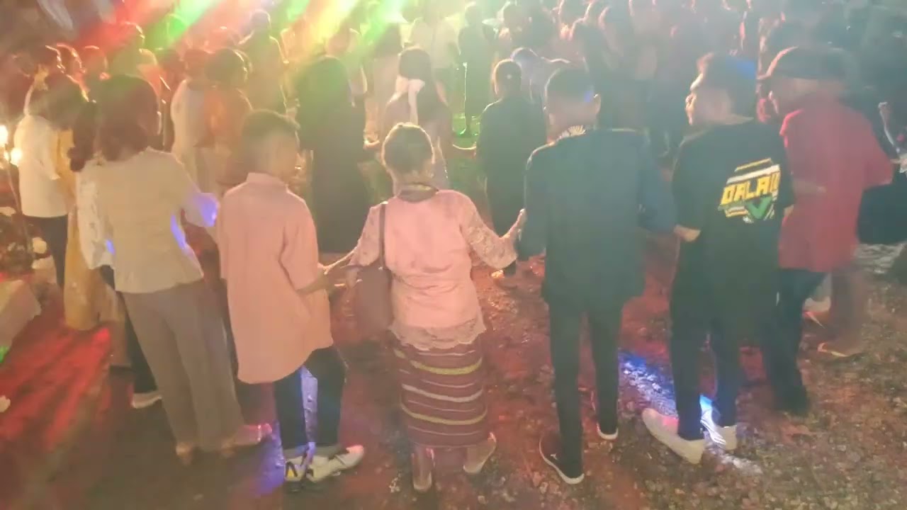 MELKY & SEPNY DALAM TARIAN                                    AMARASI KOI AMARASI