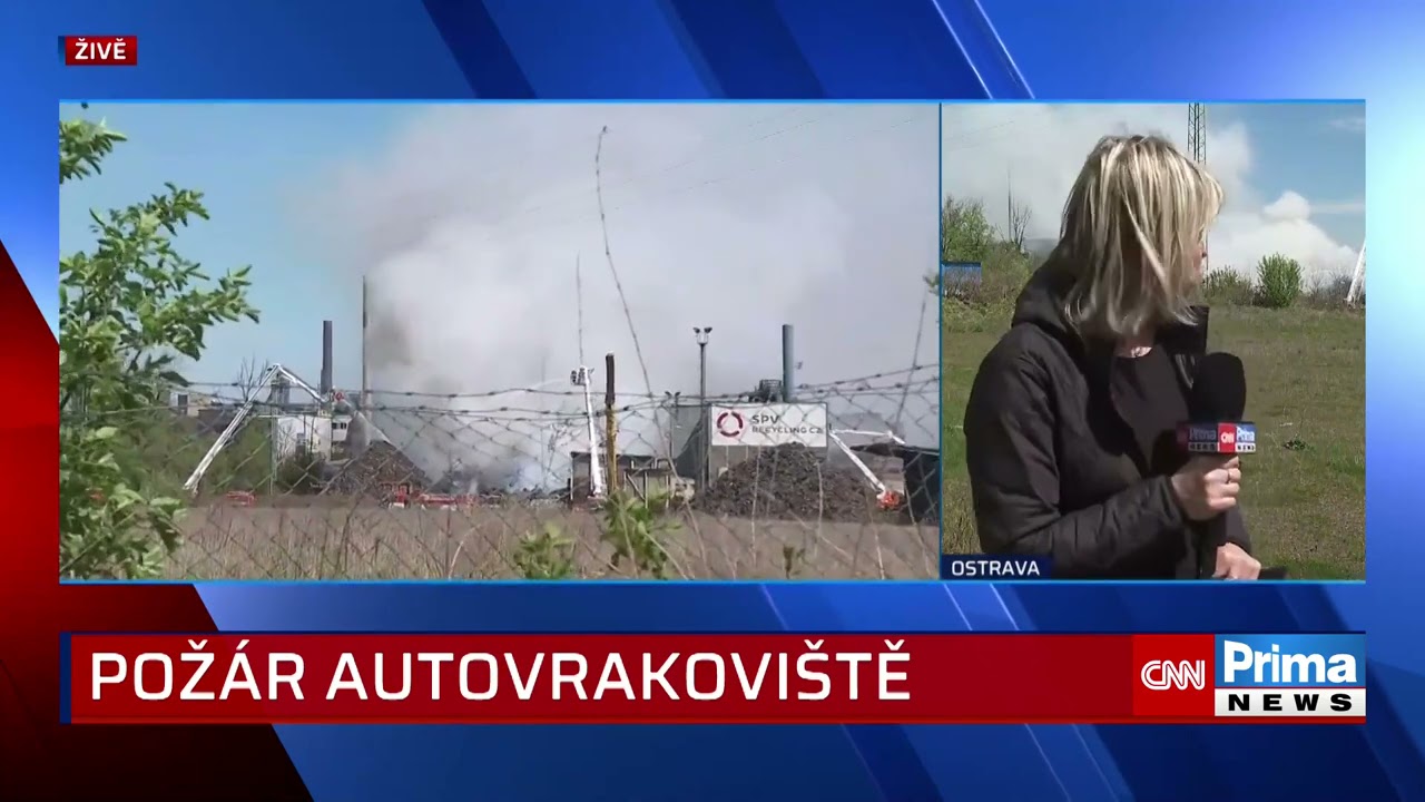 V Ostravě hoří 1500 tun vraků, na místě zasahuje stovka hasičů. Lidé nemají vycházet