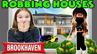 Roblox Brookhaven! Robbing Houses