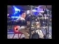 Abner nicolas tocando bateria