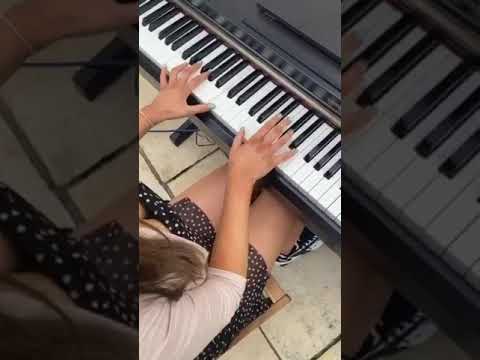 Cailíní Lua | Parnell Street