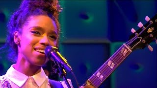 Video thumbnail of "Lianne La Havas - Green & Gold - RTL LATE NIGHT"