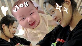 ENG)VLOG big smiling baby💛baby books unboxing📚cutting nails😱breastfeeding ASMR🤱