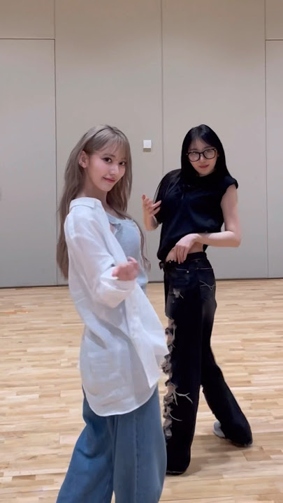 call me 📞 #SAKURA 💘#LE_SSERAFIM #르세라핌 #사쿠라#이채연 #LEECHAEYEON#SHOWDOWN #DON_T