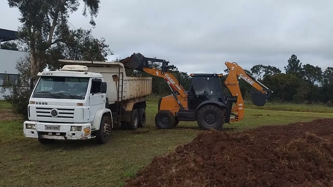 Retroescavadeira Case 580n séries 2