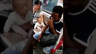 طفل صيني اول مرة يشوف رجل اسود