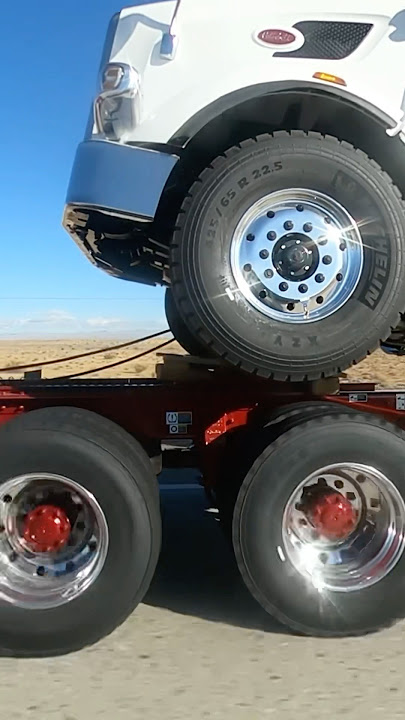 New Trucks#shortsvideo #truckdrivers #trucking #truck #trucker #peterbilt