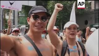 Nudists march in Mexico City