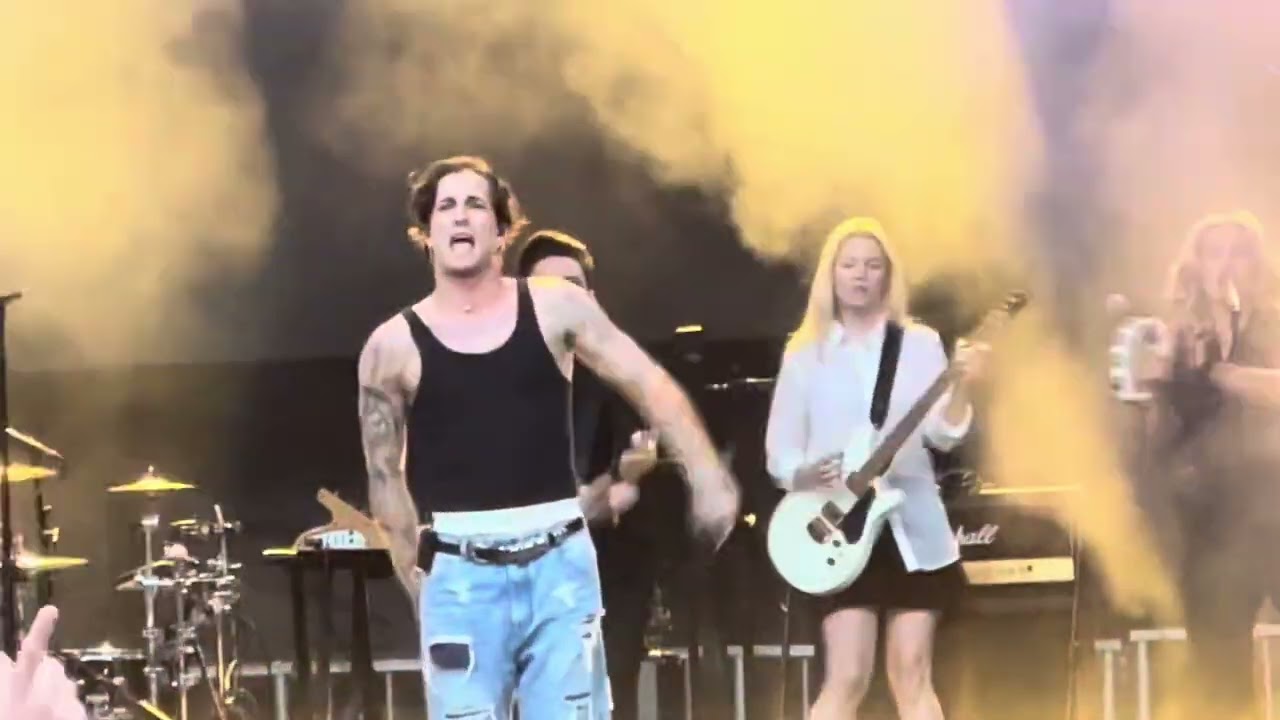 Damiano David - “Voices” LIVE @ Lollapalooza Chicago 8/2/25 - The Grove Stage