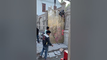 CẬN CẢNH QUÁ TRÌNH THI CÔNG LẮP ĐẶT CỔNG NHÔM ĐÚC  #shorts