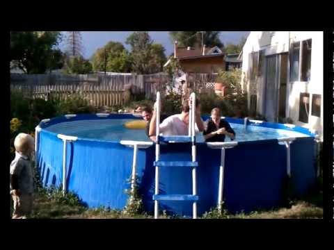 ICE CREAM POOL FIGHT!