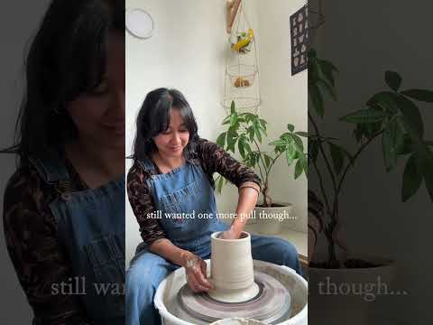 Making a Vase with Ceramicist Lauren Natasha