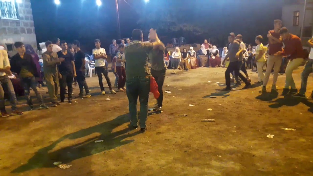 Kızvak Ekibi  Halayda