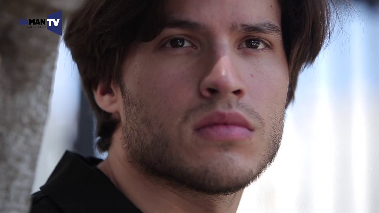 Cameron Cuffe Photo Shoot BTS